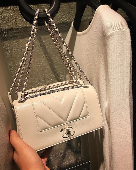 vintage chanel mademoiselle bag